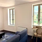 Vichy - 4 Chambres, Situe Dans Le Parc Du Chateau De Nyaraló *