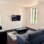 Vichy - 4 Chambres, Situe Dans Le Parc Du Chateau De * Charmeil