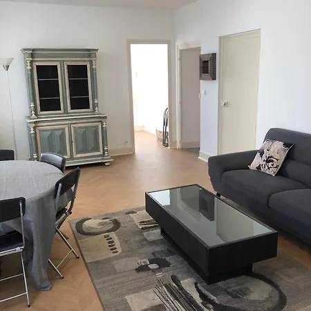 Hébergement de vacances 2 Bedroom Gîte-cottage- Chateau De Charmeil