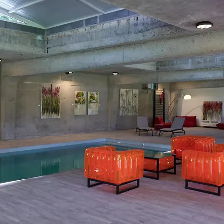 2 Bedroom Gite-cottage- Chateau De * Charmeil